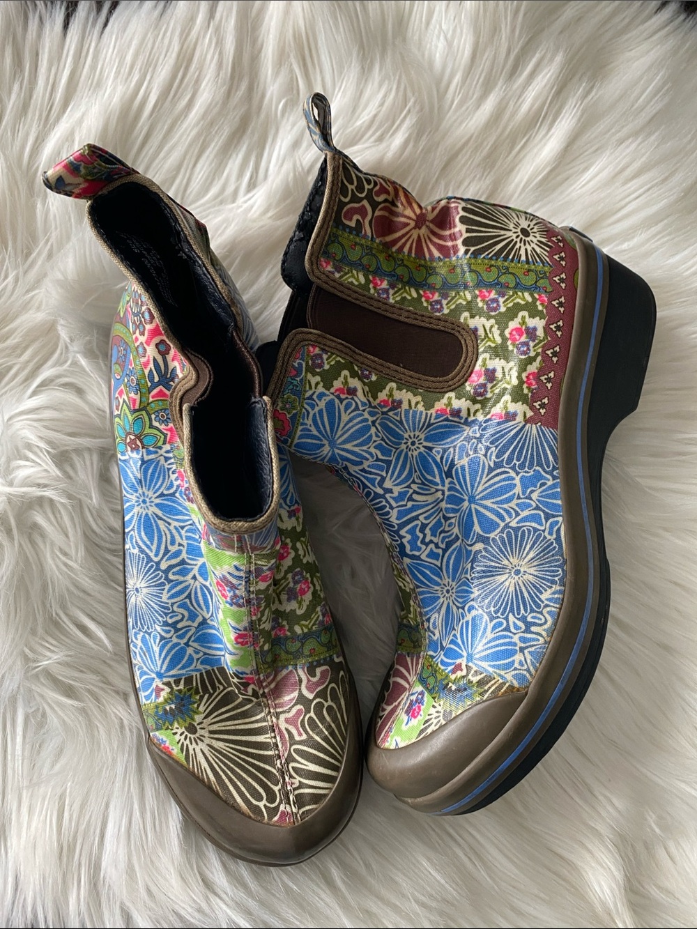 Dansko Chelsea wellies Patterned Floral Chelsea Boots in Blue and Olive